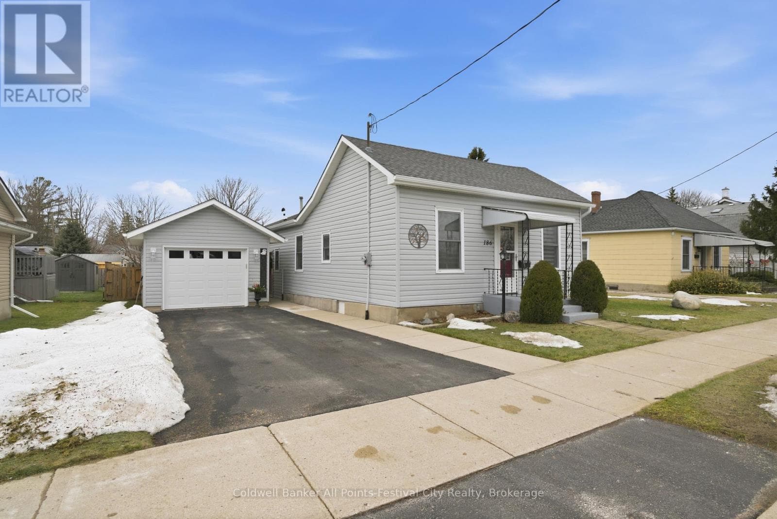 186 WELLINGTON STREET SOUTH — photo 2