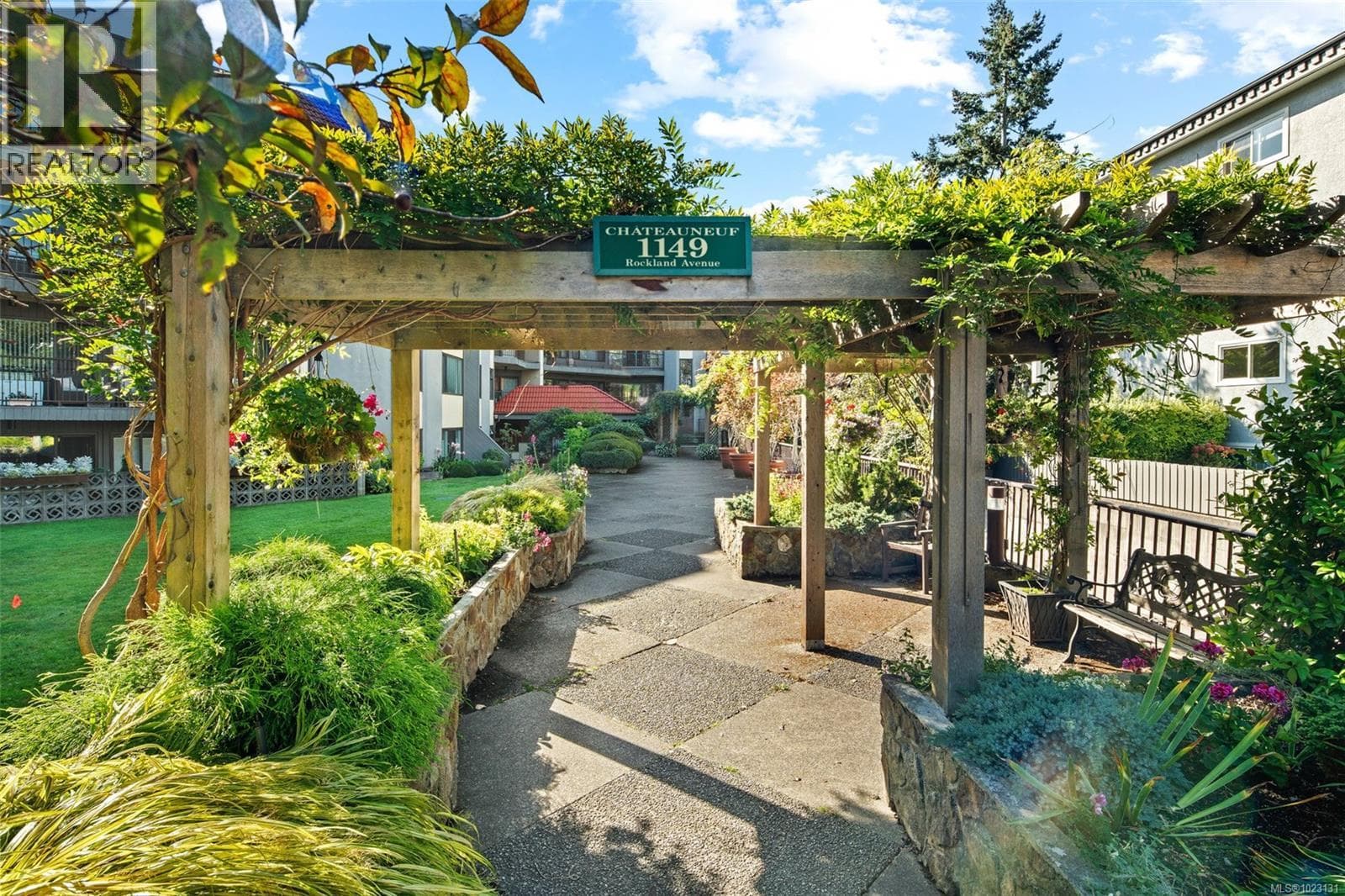 108 1149 ROCKLAND AVENUE in Fairfield