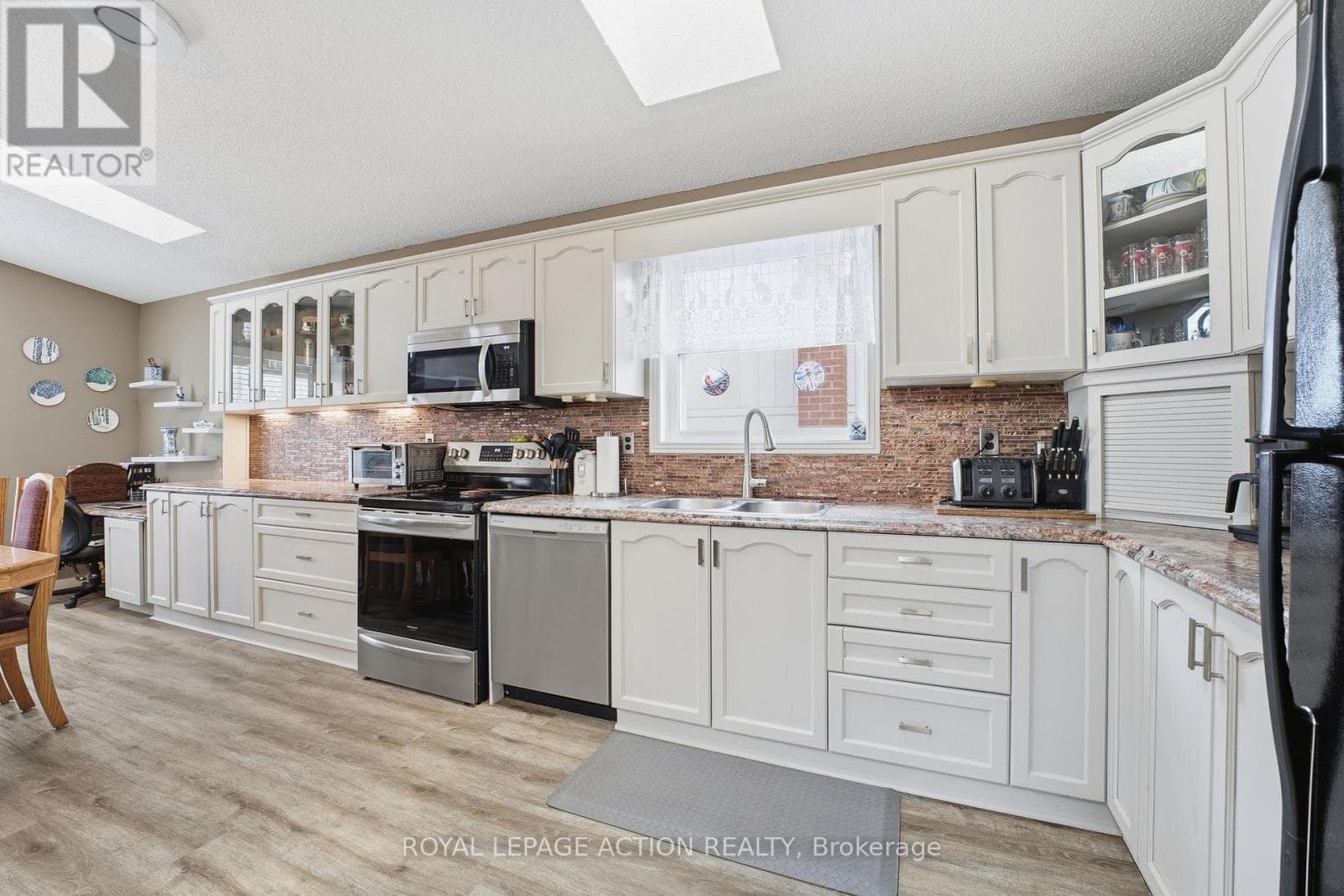 71 BARNES AVENUE — photo 4