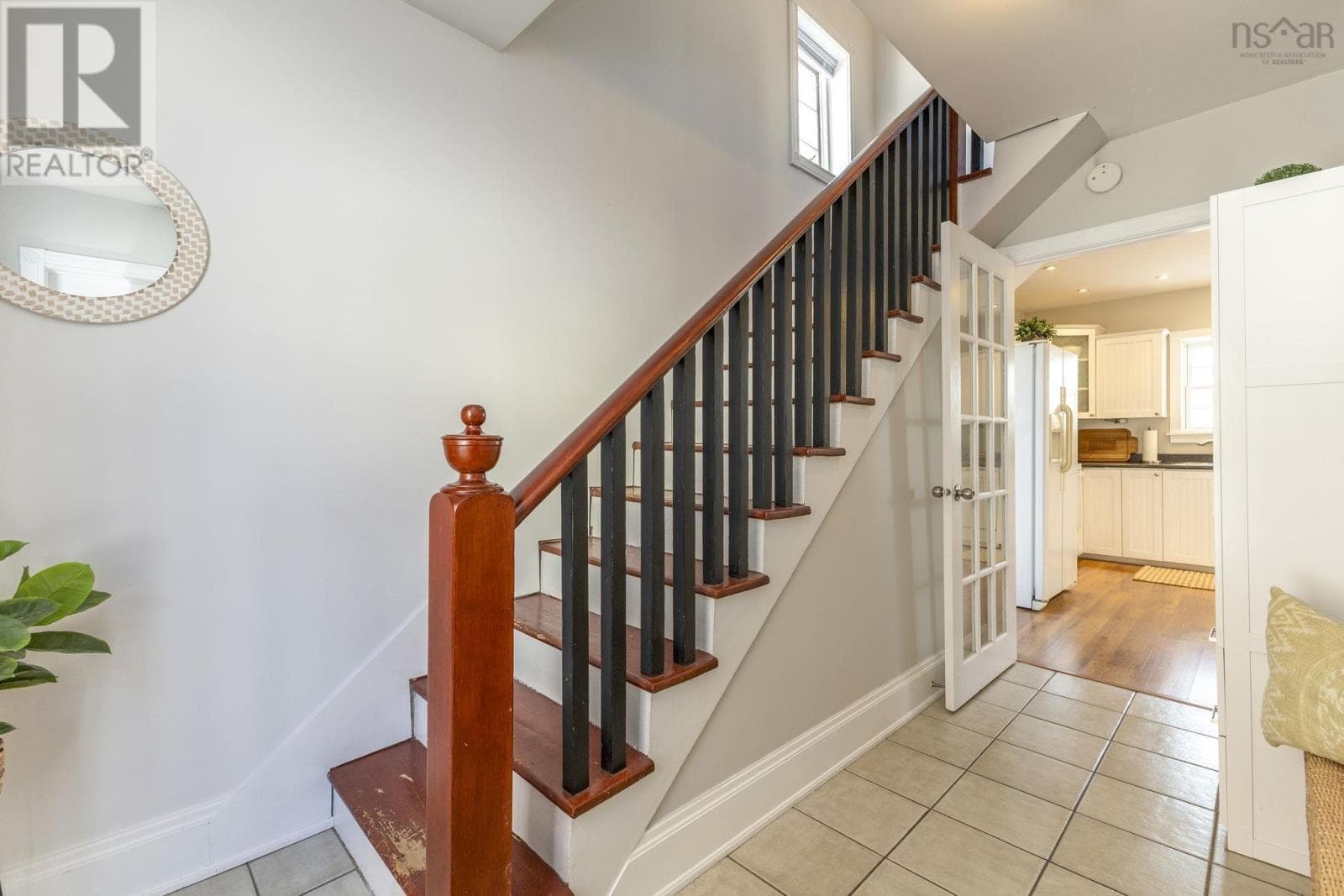 112 ARCH STREET — photo 5
