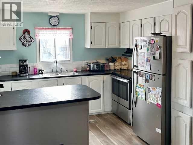 4600 53 AVENUE — photo 2