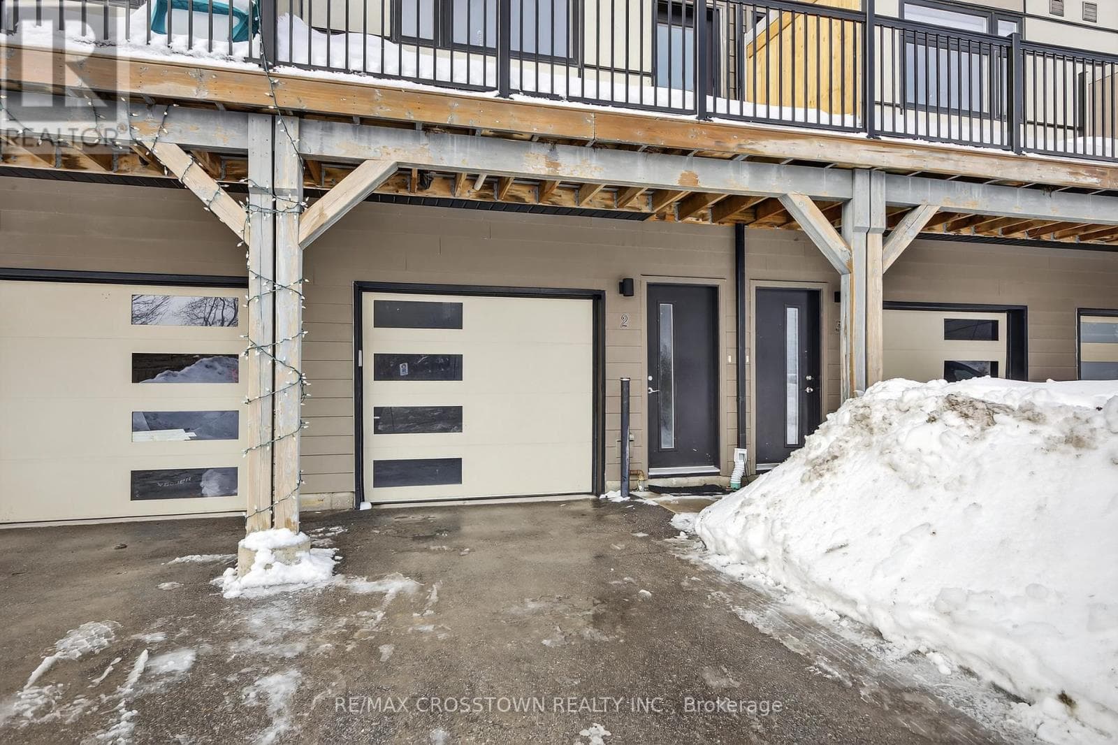 2 - 540 ESSA ROAD — photo 3