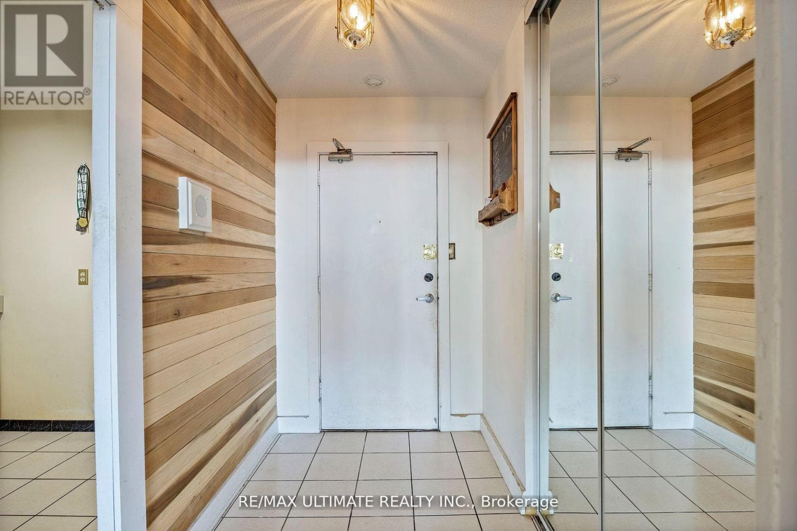 #1807 - 85 EMMETT AVENUE S — photo 4