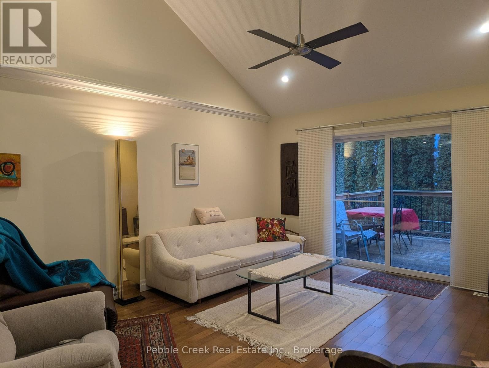 16 - 27 FAIRHAVEN LANE, OnePoint — photo 2