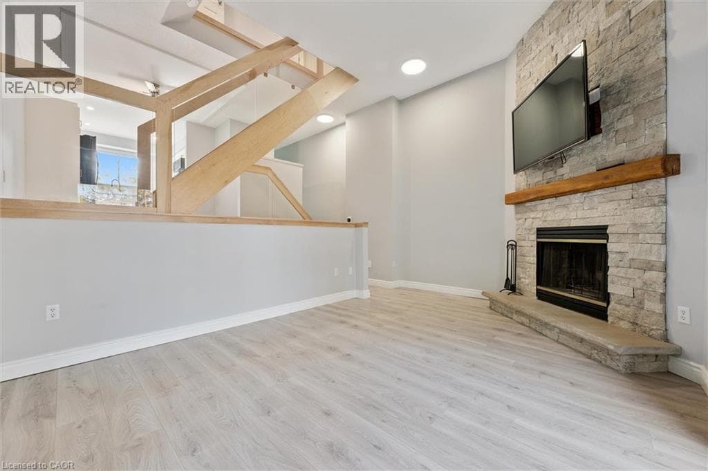 589 BEECHWOOD Drive Unit# 5 — photo 4