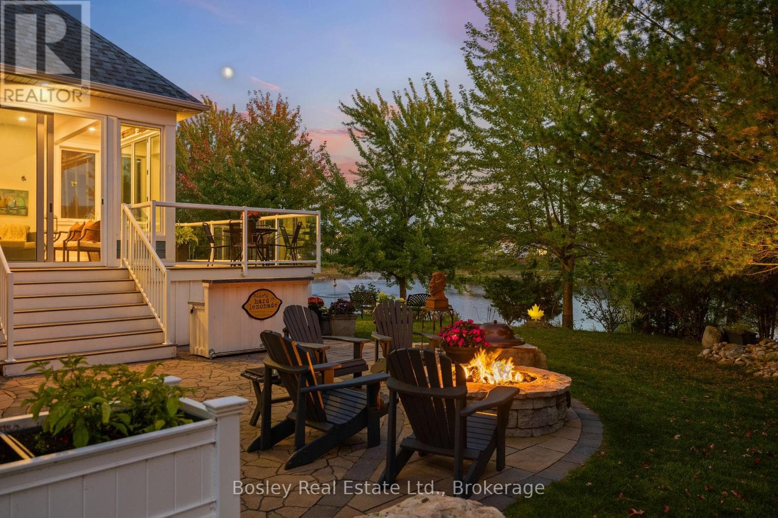 55 WATERFRONT CIRCLE — photo 4