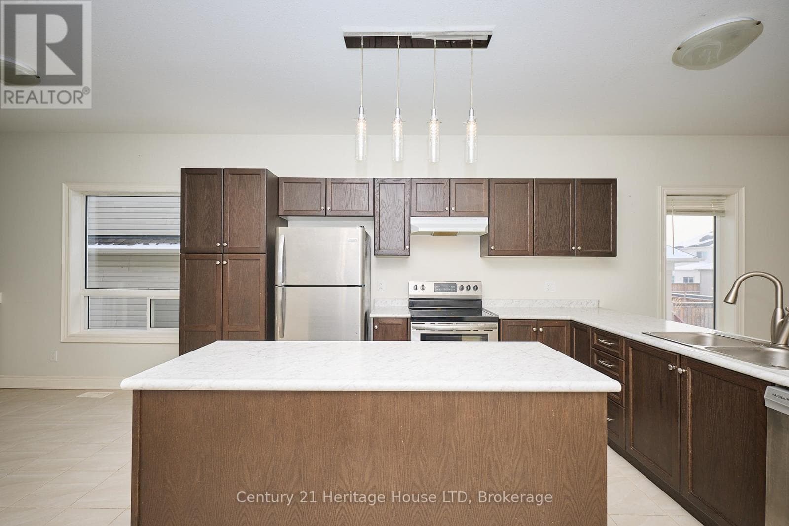 871 BURWELL STREET — photo 2