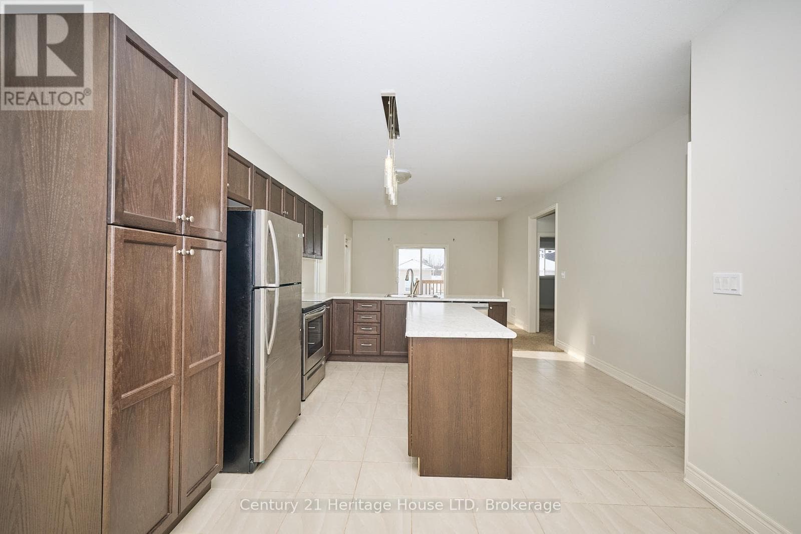 871 BURWELL STREET — photo 3