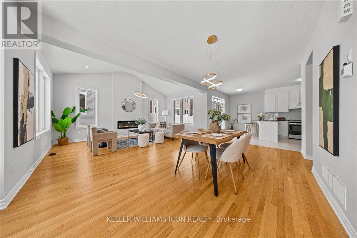 550 STURNIDAE STREET — photo 3