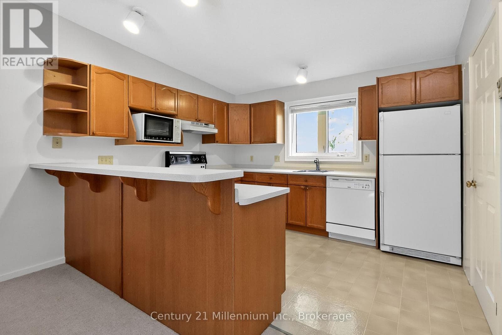 524 OXBOW CRESCENT in 