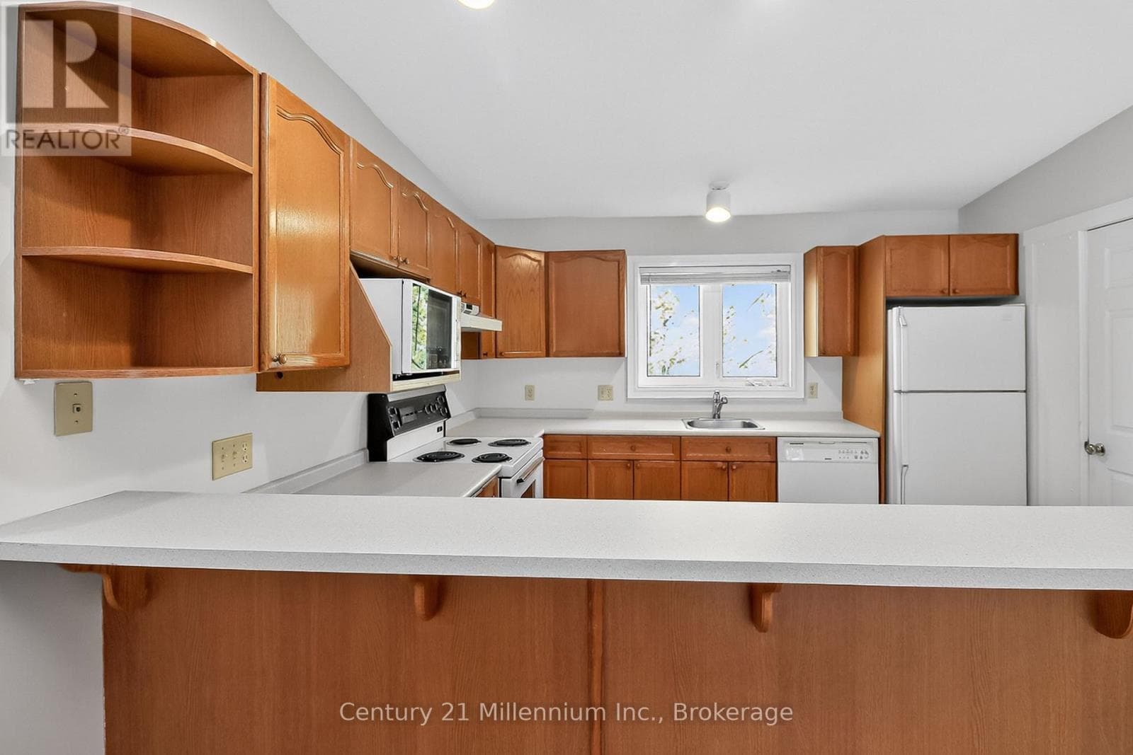 524 OXBOW CRESCENT — photo 2