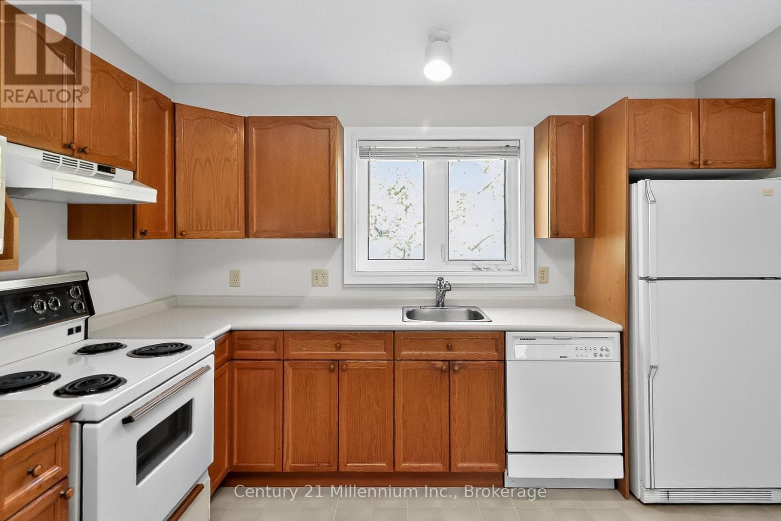 524 OXBOW CRESCENT — photo 3