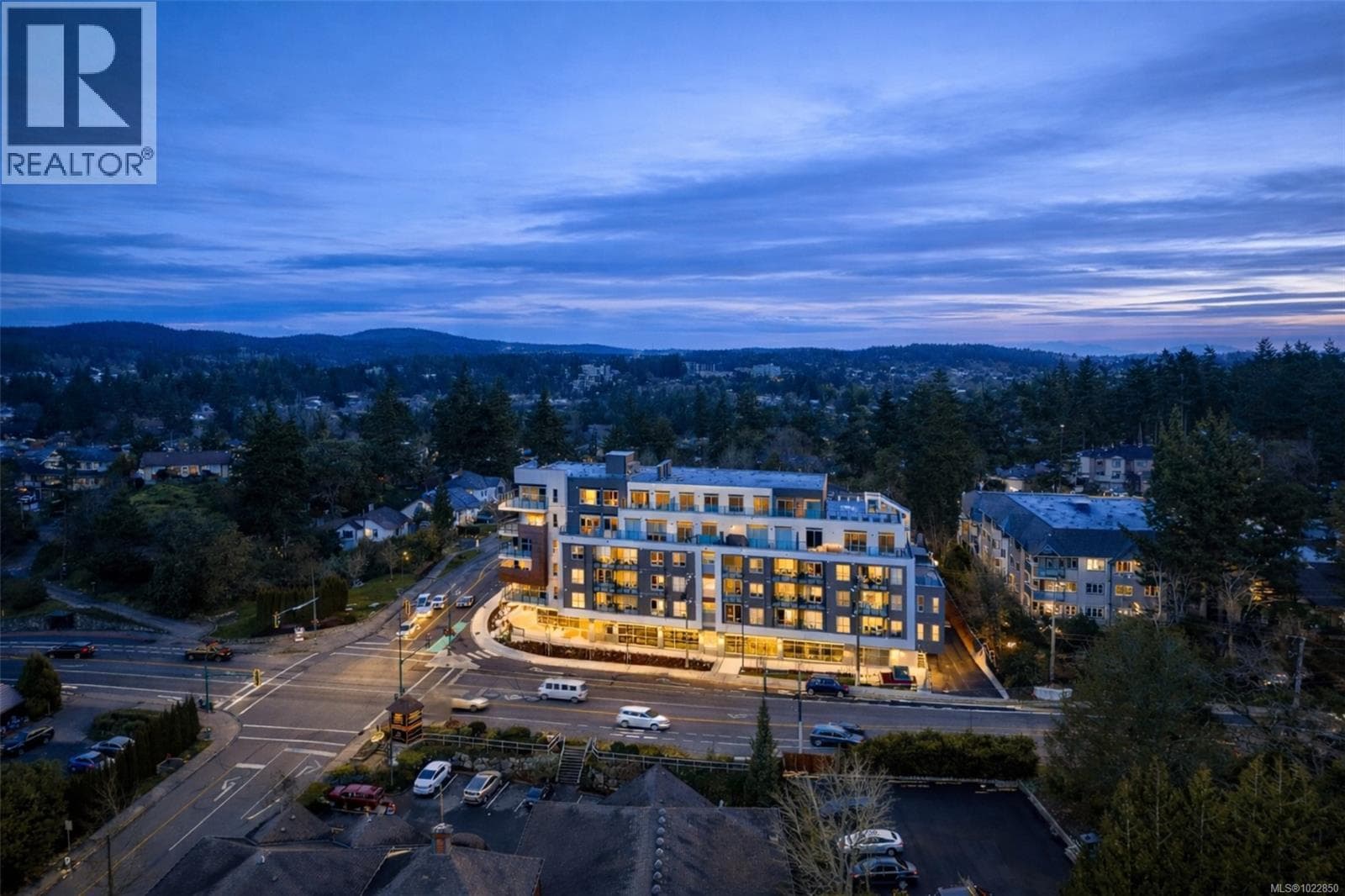 401 258 HELMCKEN ROAD in 