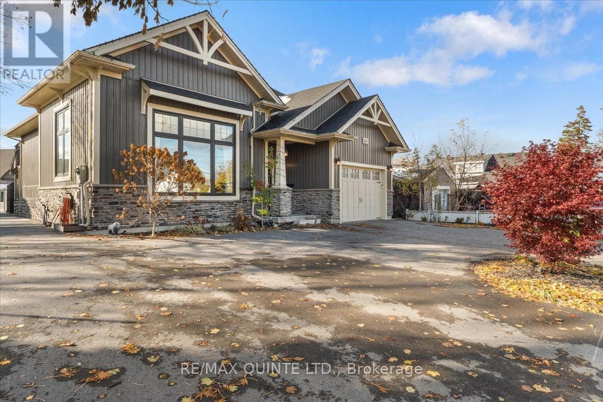 564 SIDNEY STREET, Central Lakes — photo 2