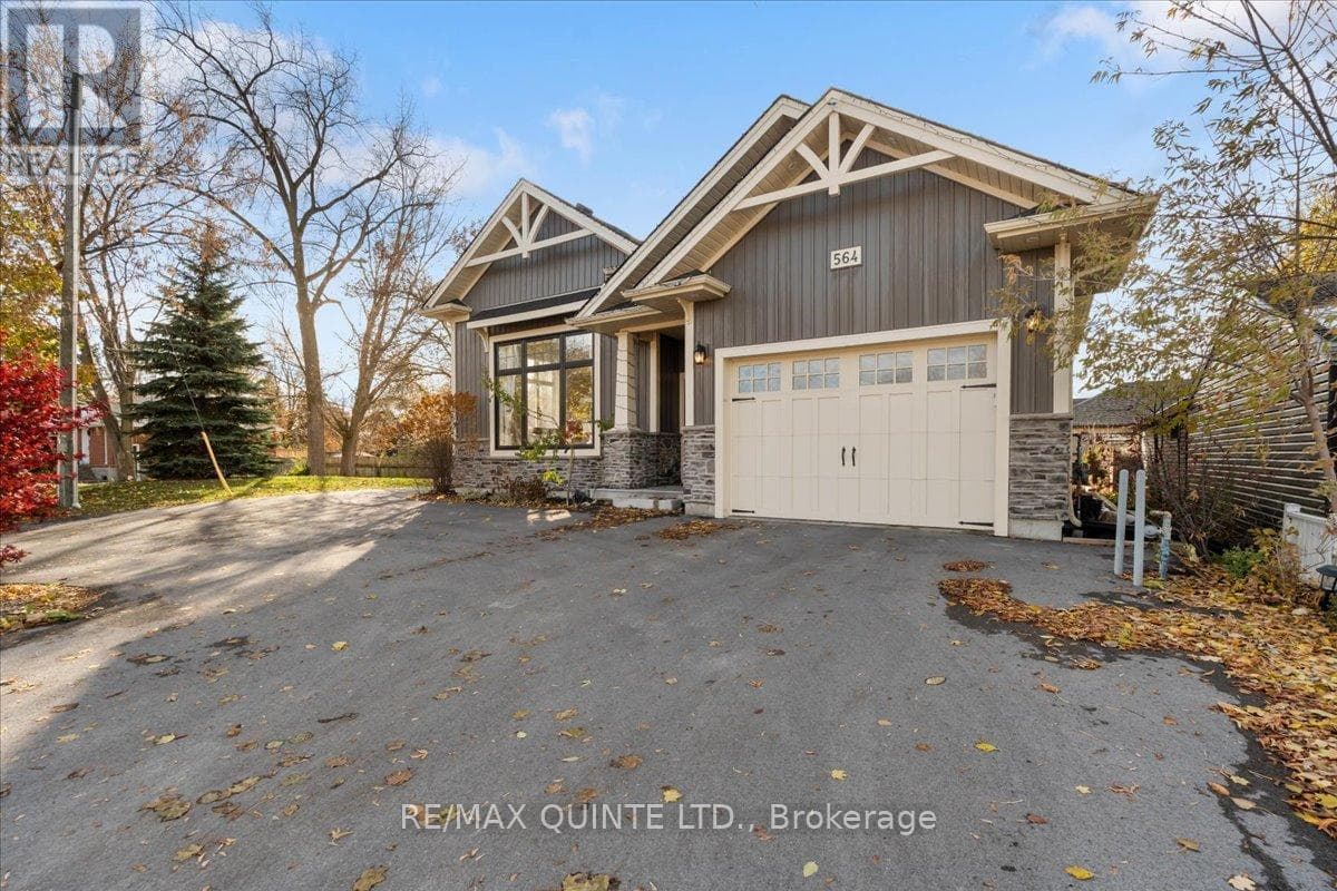 564 SIDNEY STREET, Central Lakes — photo 3