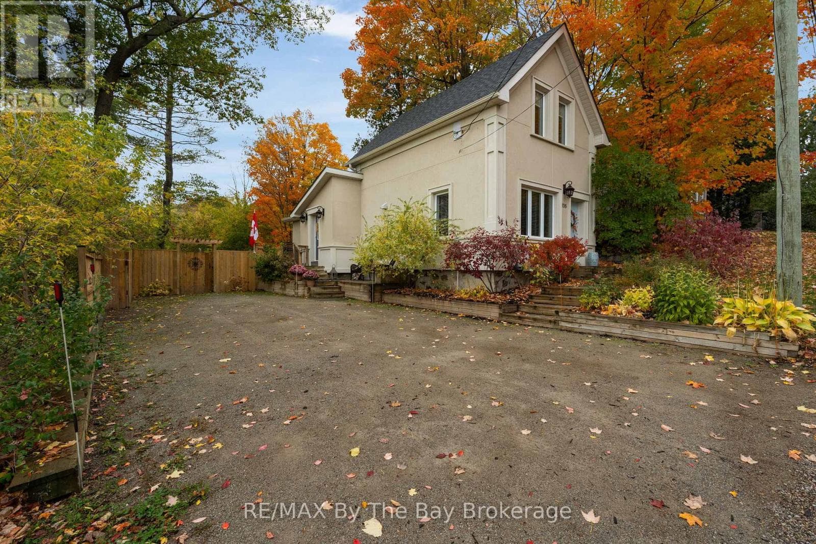206 CENTENNIAL DRIVE — photo 3
