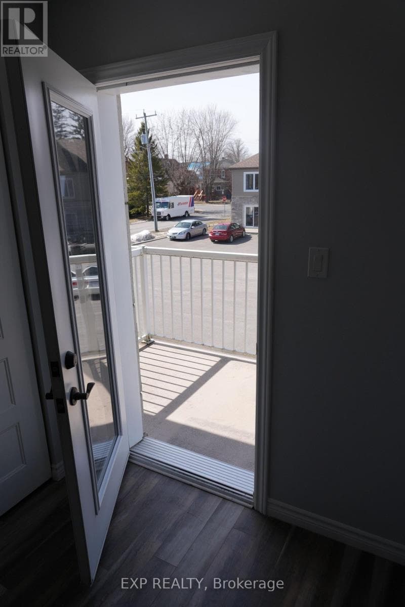 73 & 75 KENYON STREET E, Ottawa — photo 5