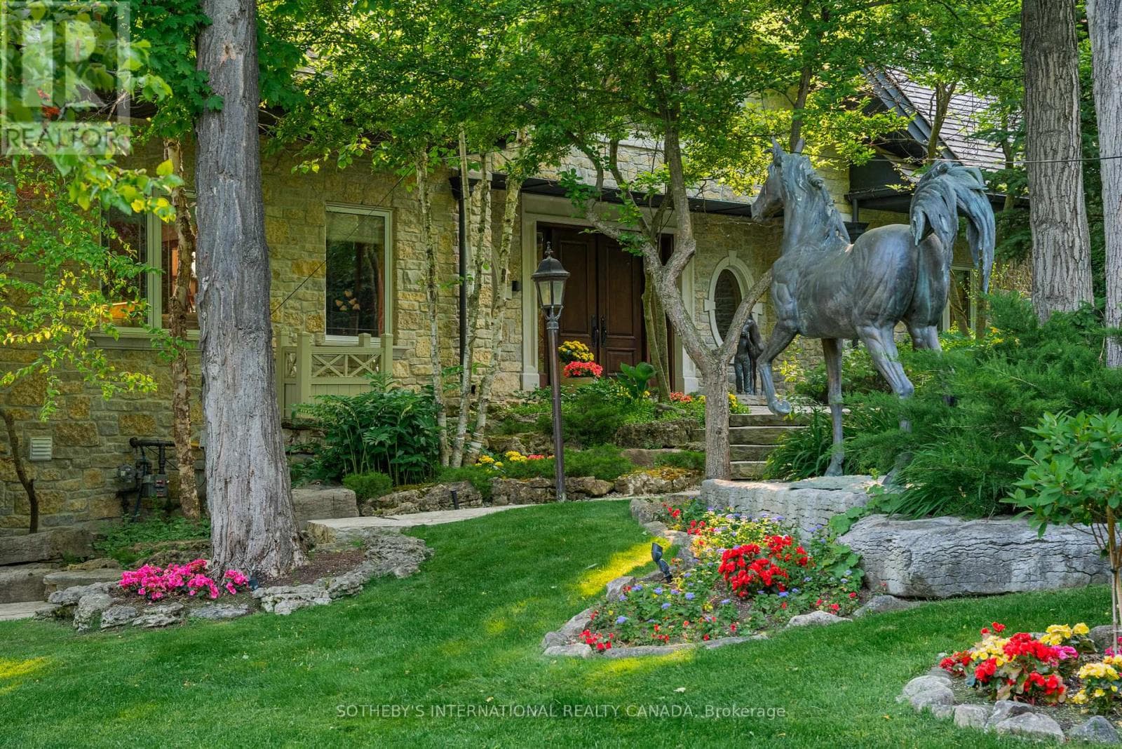 101 PAULA COURT in Kleinburg
