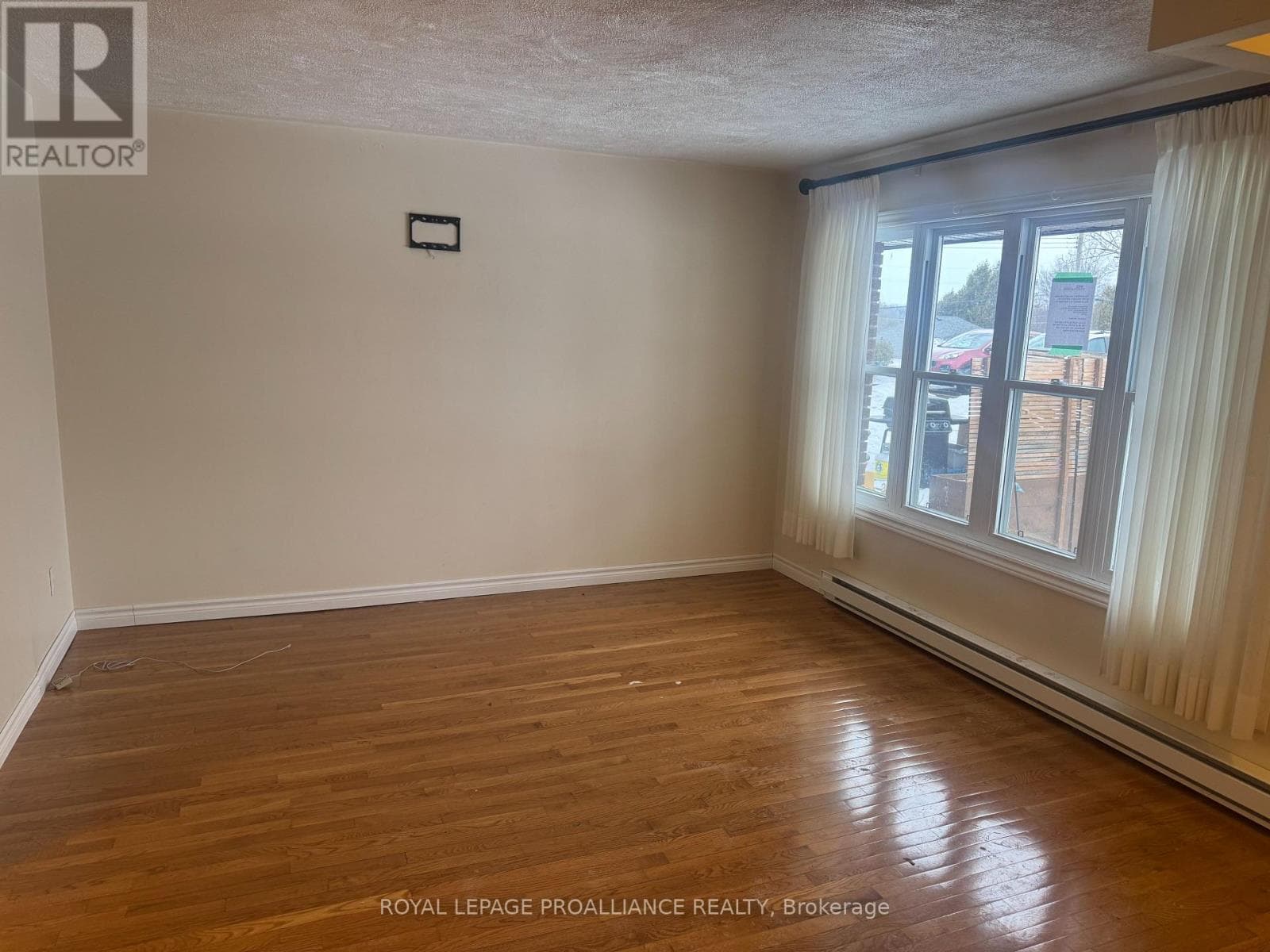 11A - 158 CROMWELL STREET — photo 3