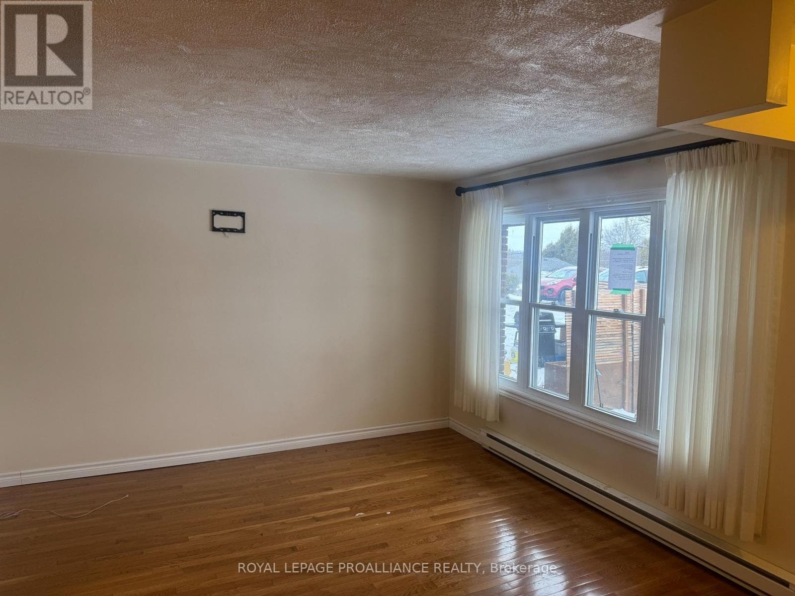 11A - 158 CROMWELL STREET — photo 4
