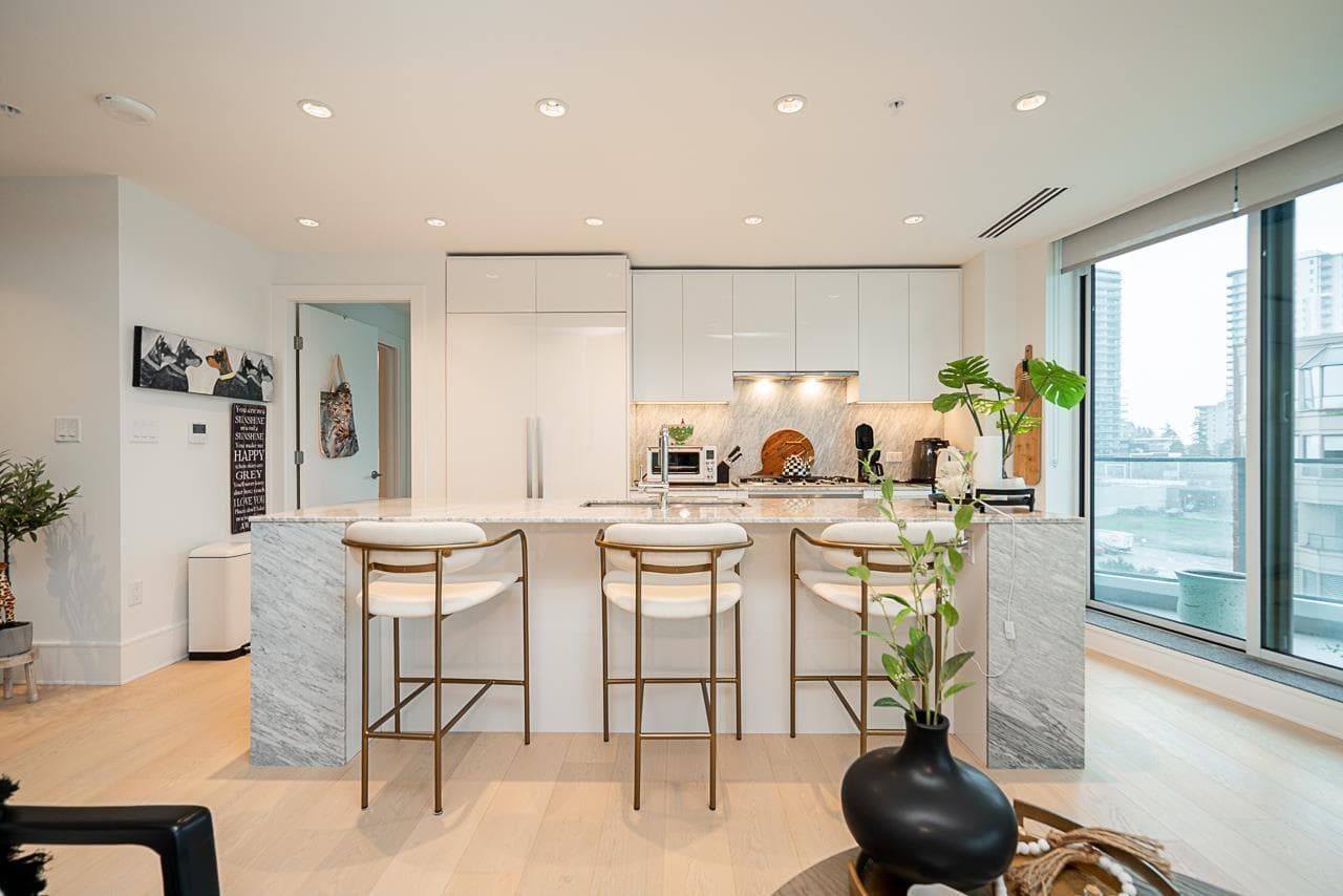 602 1501 FOSTER STREET in White Rock