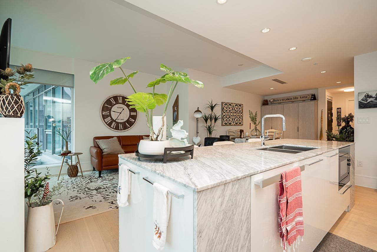 602 1501 FOSTER STREET — photo 5