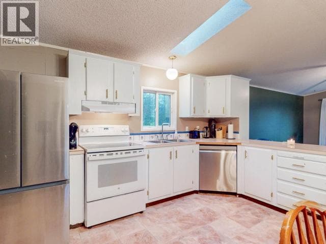 17-9298 WILLIAMS RD — photo 3