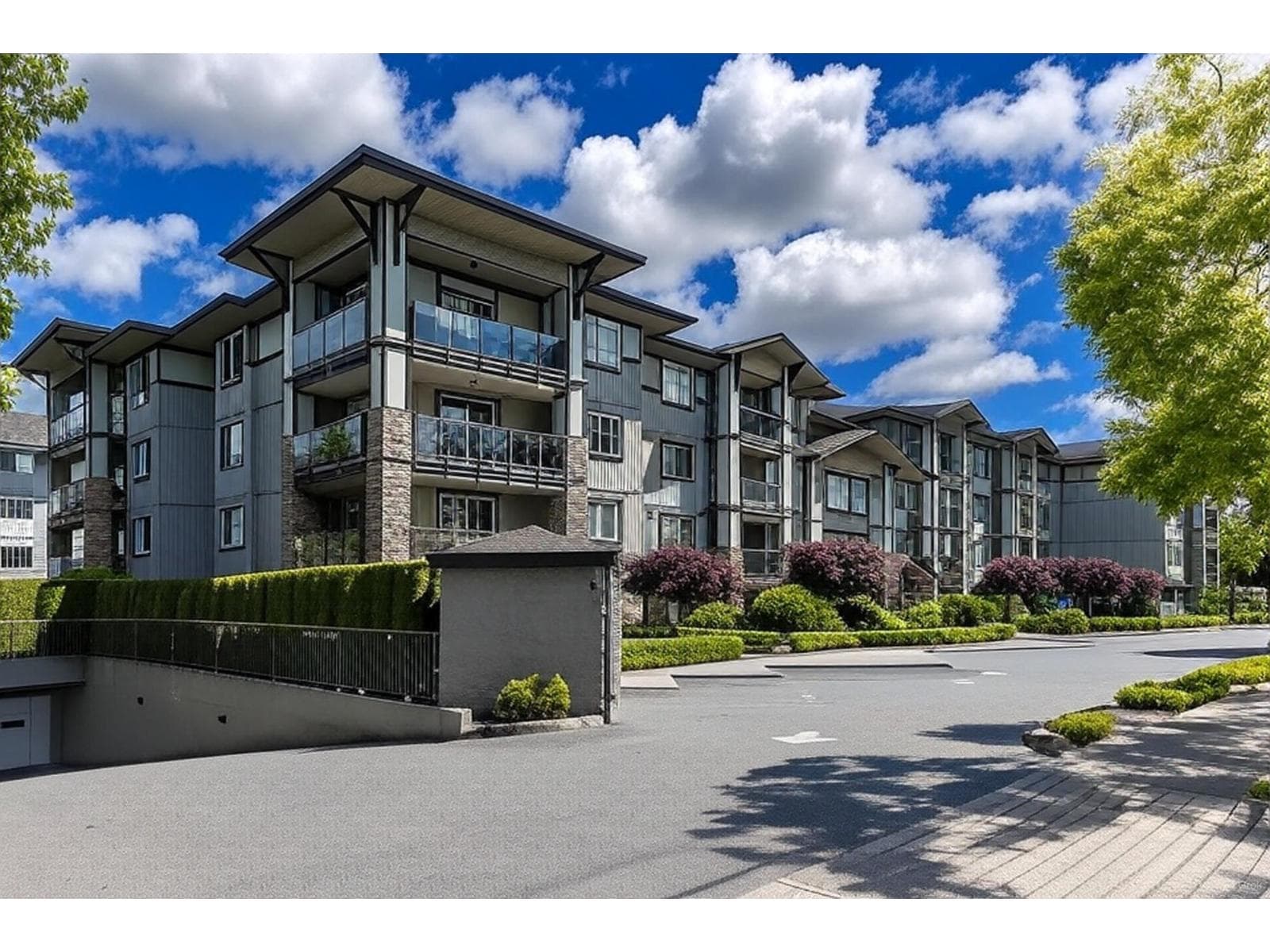 104 2038 SANDALWOOD CRESCENT in Marshall-McCallum