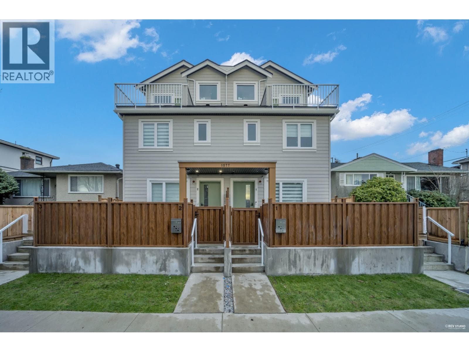 2 1577 E 58TH AVENUE in Victoria-Fraserview
