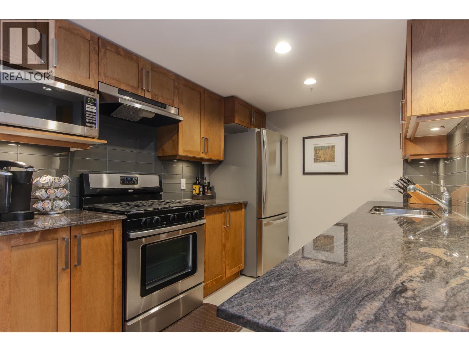 416 1212 MAIN STREET — photo 3