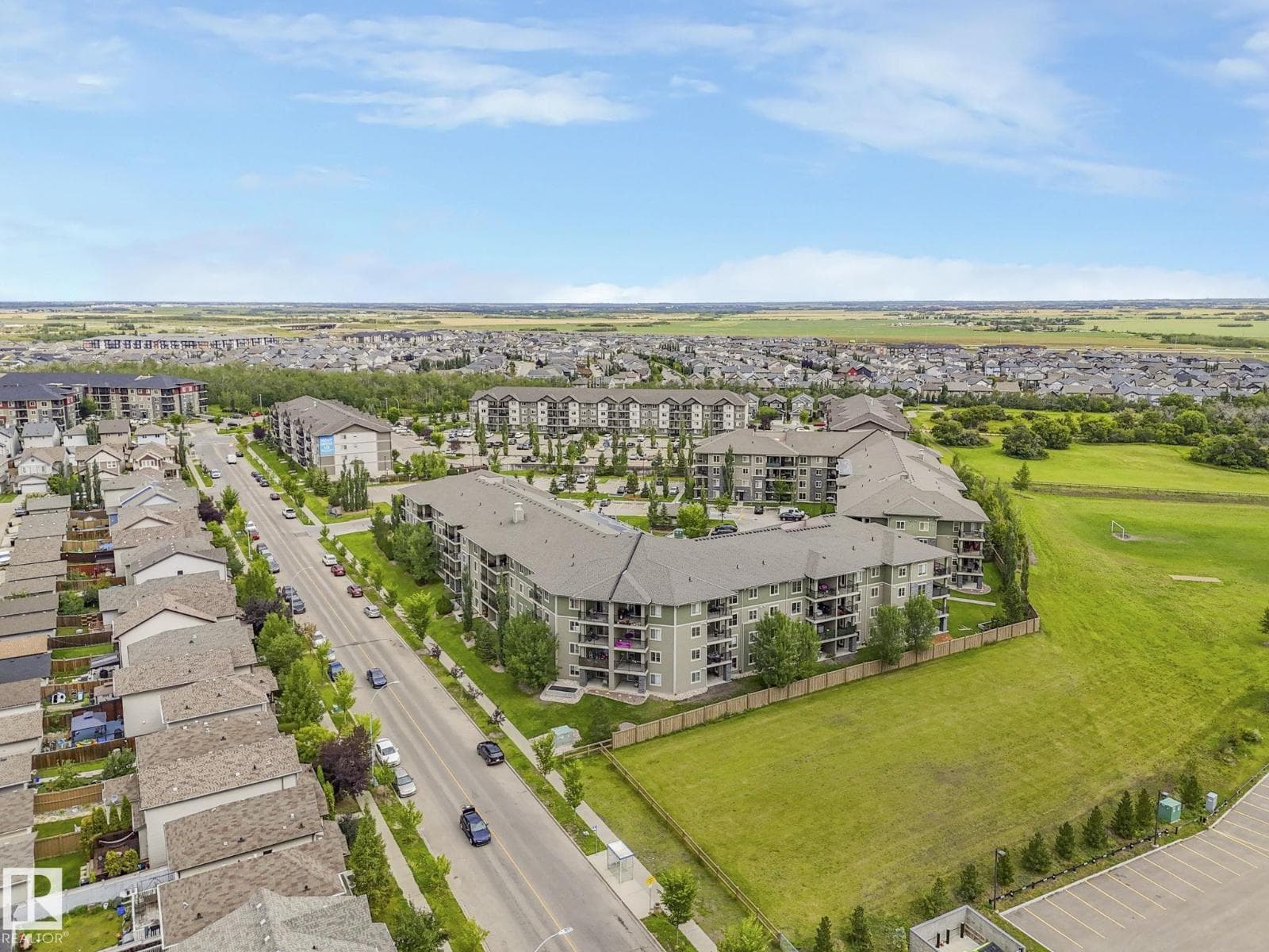 404 270 MCCONACHIE DRIVE NORTHWEST, Edmonton — photo 2
