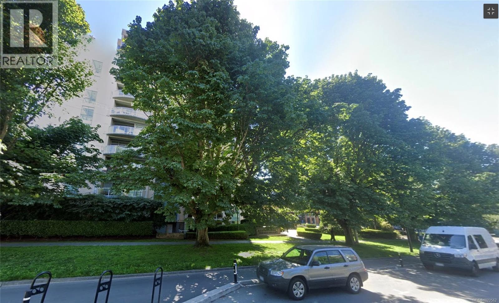 502 1010 View St — photo 4
