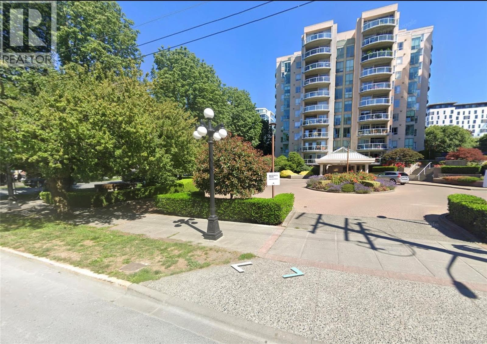 502 1010 View St — photo 3