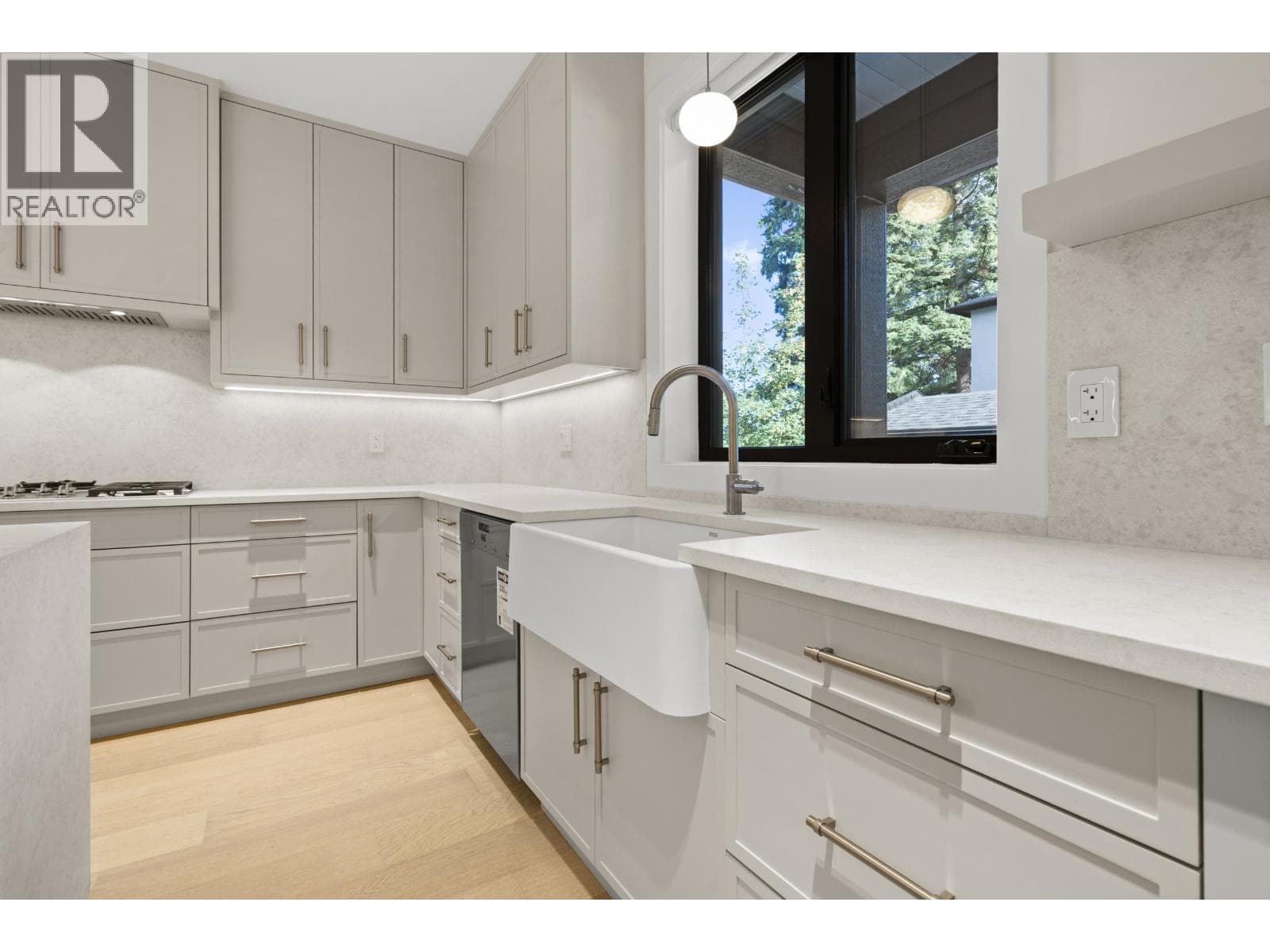 3218 W 39TH AVENUE — photo 3
