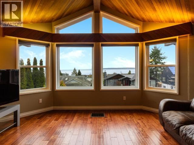 3826 TRAIL PLACE, Powell River — photo 2