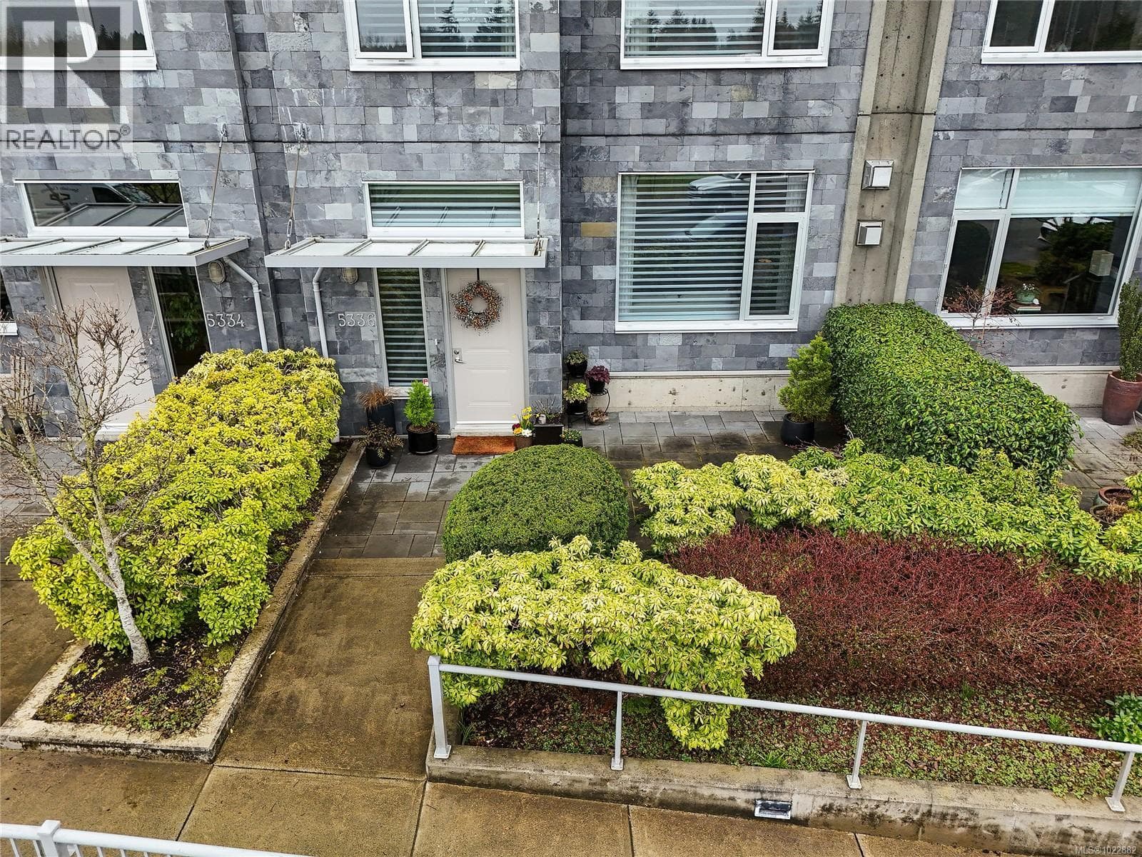 5336 SAYWARD HILL CRESCENT, Victoria — photo 2
