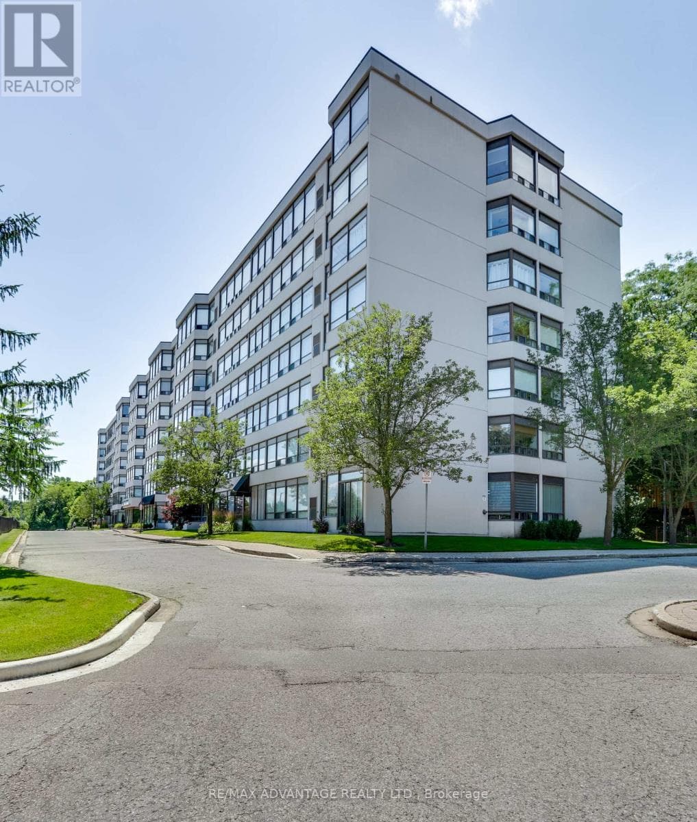 105 - 521 RIVERSIDE DRIVE in Oakridge