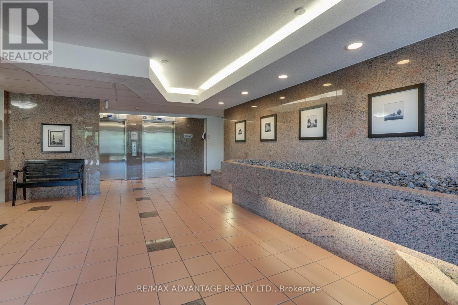 105 - 521 RIVERSIDE DRIVE, London and St. Thomas — photo 2