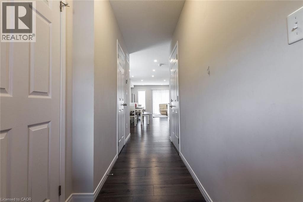 26 MEADOWRIDGE STREET — photo 2