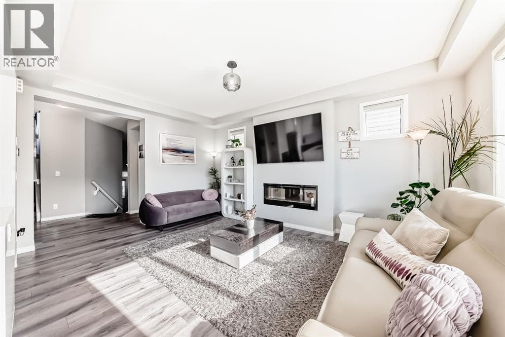 127 CARRINGTON CRESCENT NORTHWEST — photo 3