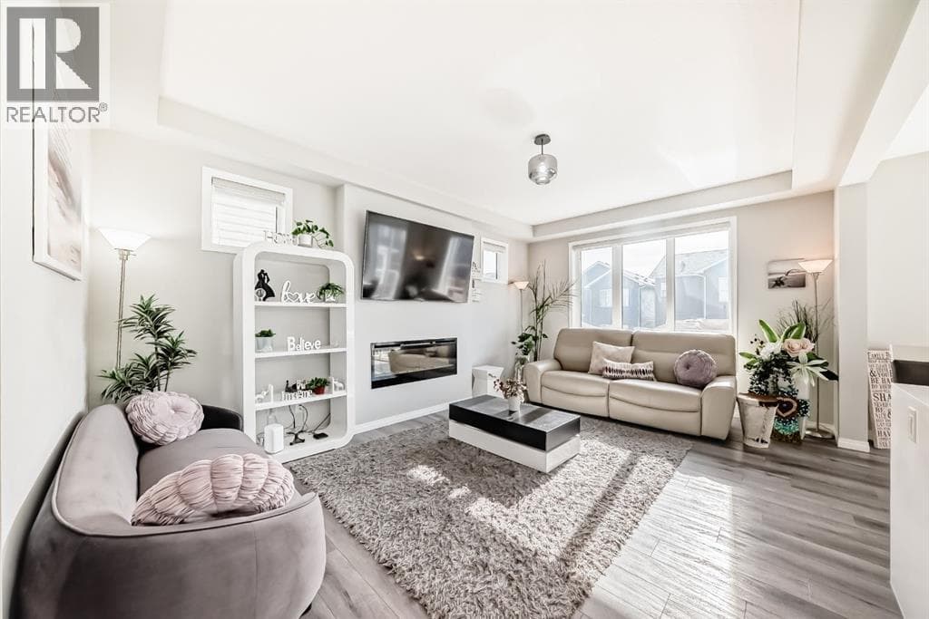127 CARRINGTON CRESCENT NORTHWEST — photo 4