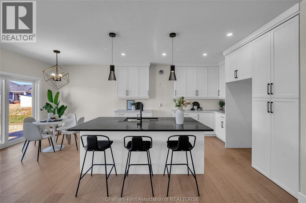 172 Rosewood CRESCENT — photo 3