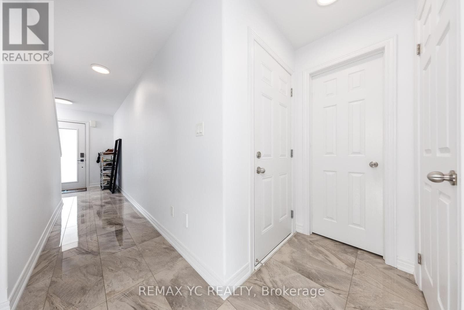 2 - 1 LEGGOTT AVENUE — photo 4