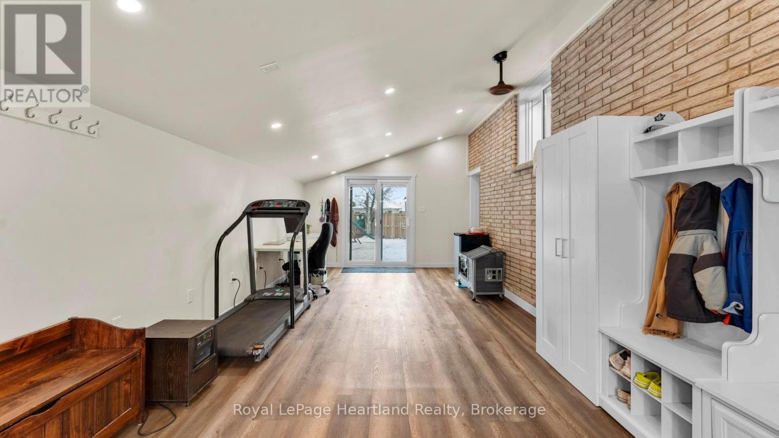 296 WALNUT STREET SOUTH — photo 4