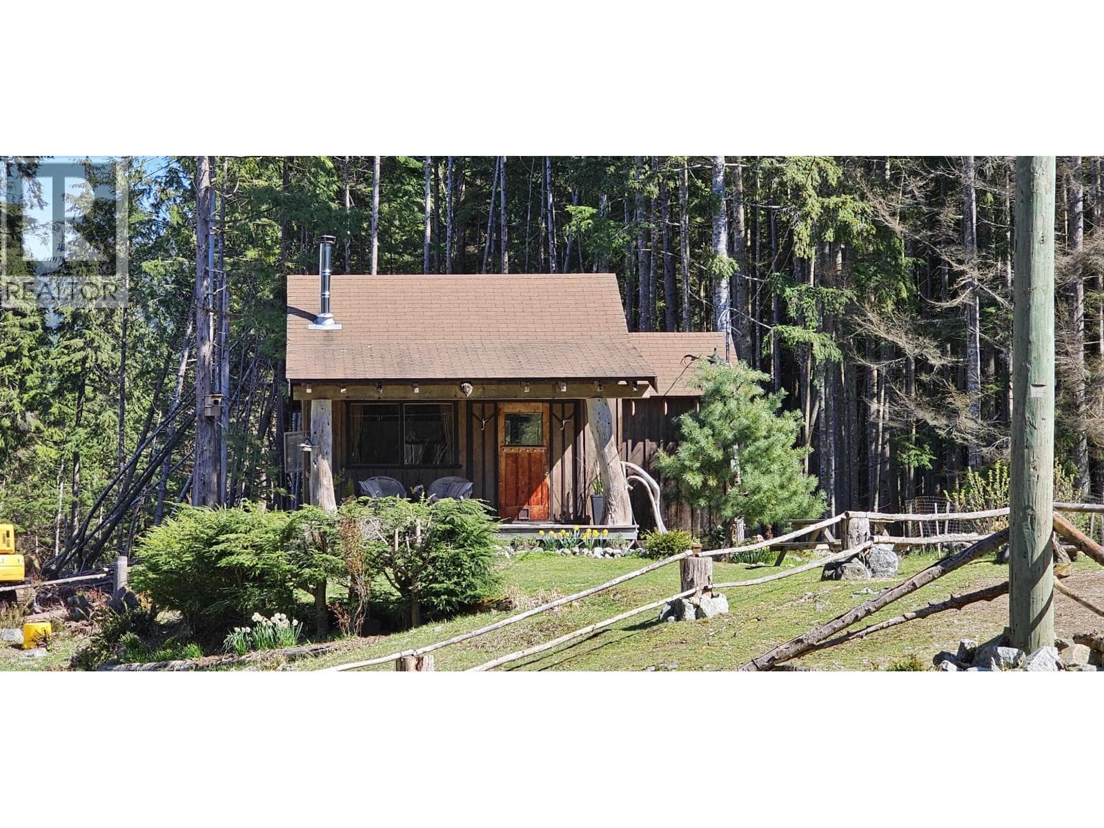 2236 MOUNTAIN ROAD, Greater Vancouver — photo 2