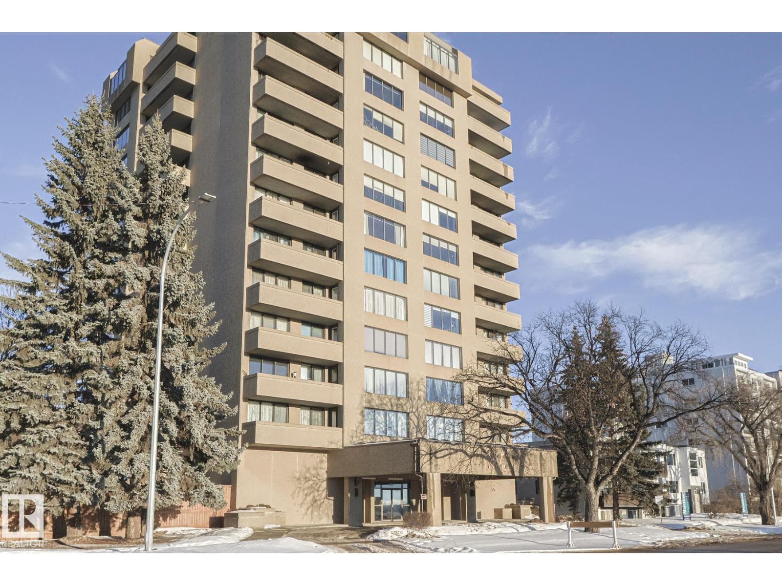 #302 8340 JASPER AV NW NW — photo 2