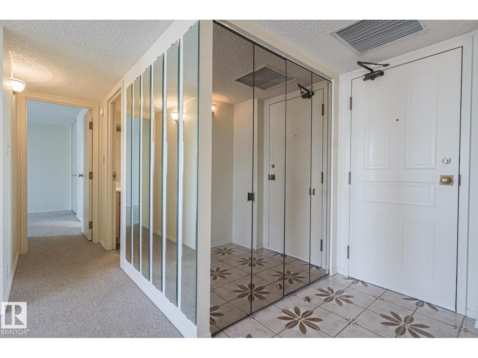 #302 8340 JASPER AV NW NW — photo 5