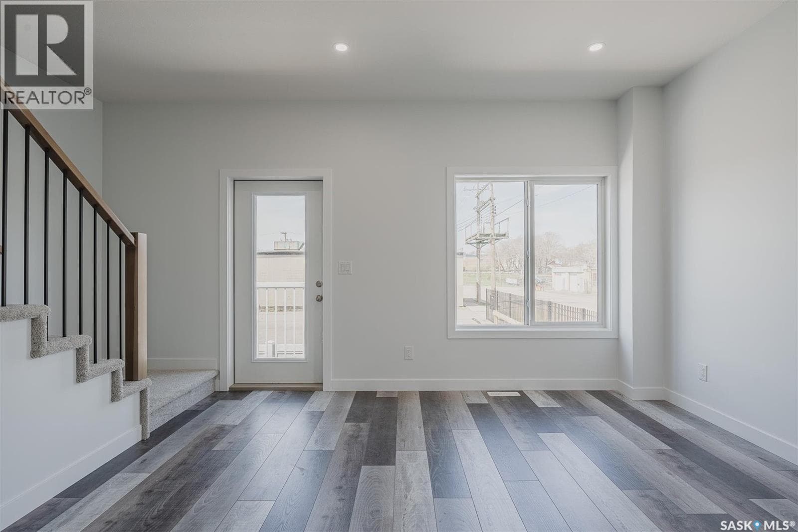419 L AVENUE SOUTH — photo 4