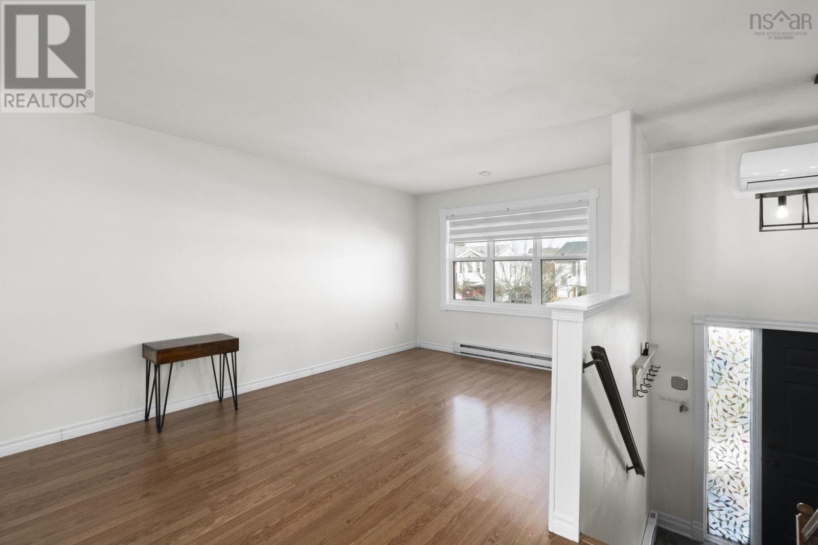 11 MELROSE CRESCENT — photo 4
