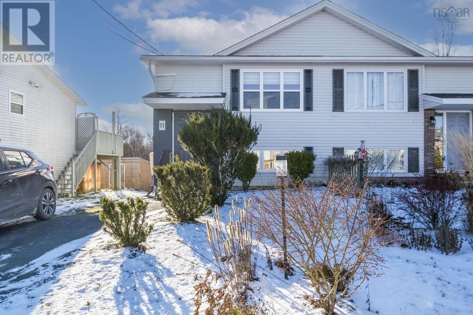 11 MELROSE CRESCENT — photo 2